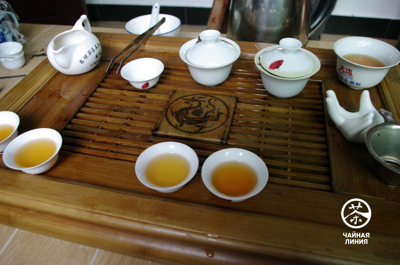 Заваривание чая Да Хун Пао