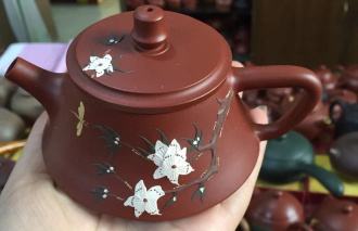Чайник глиняный «Пуансеттия». Цена: 6&nbsp;160 ₽ руб.
