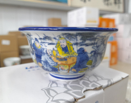 Пиала фарфоровая ручной росписи "Панорамный разговор"  | 茶杯. Цена: 1&nbsp;980 ₽ руб.