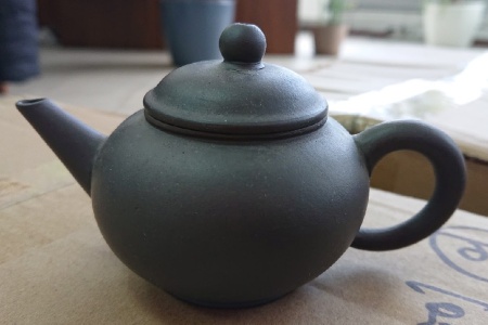 Глиняный чайник «Общий уровень»