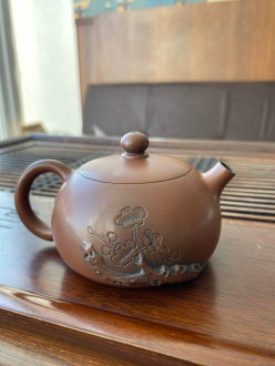 Глиняный чайник из Цзяньшуй, Юньнань "Рельефные цветы", 180 мл. Цена: 16&nbsp;970 ₽ руб.