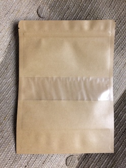 Бумажные пакеты с окошком и замком (17 см на 23,5 см)