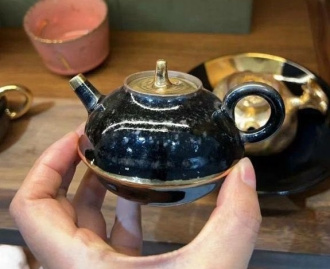Чайник керамический "Черное золото". Цена: 16&nbsp;940 ₽ руб.