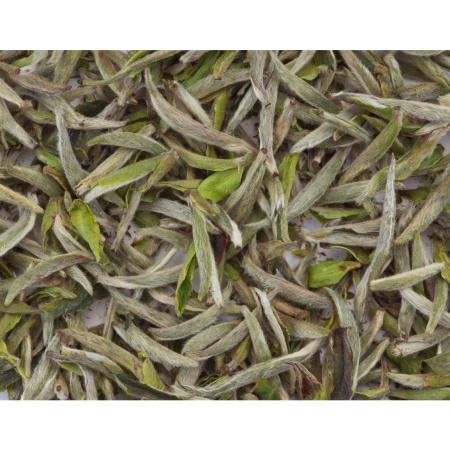 Белый чай Байхао иньчжэнь из Хулиня 2017 г. (Серебряные иглы с белым пушком)