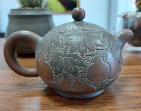 Глиняный чайник "Спелые груши"