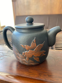 Чайник глиняный из Цзяньшуй, Юньнань "Рыбка на дне морском", 200 мл. Цена:  руб.