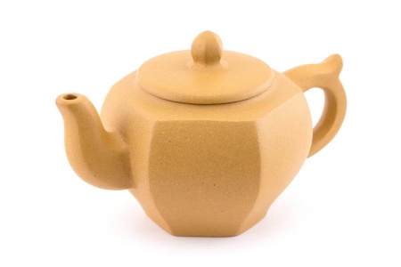 Чайник из исинской глины «Рахат-лукум». Цена: 3 230 ₽ руб.