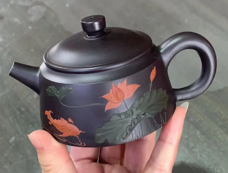 Чайник глиняный «Уцуримоно». Цена: 5&nbsp;040 ₽ руб.