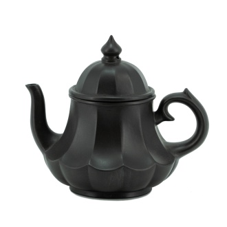 Глиняный чайник "Раскованный". Цена: 8 170 ₽ руб.