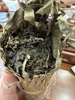 Чёрный чай (хэйча) - Хэйча Цзиньхуа 2021 года в бамбуковой плетенке, 500 гр, 