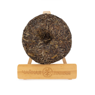 Pressed Raw Pu-erh Tea - Sheng pu-erh from old Yiwu Shan trees, Tea Line brand, 200g, 