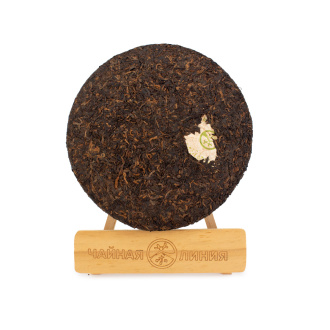 Pressed Rip Pu-erh Tea - Shu pu-erh 2000 "Classic Menghai" brand "Tea Line" 357 g, 