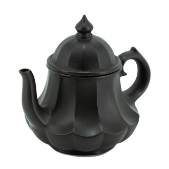 Глиняный чайник "Раскованный". Цена: 8 170 ₽ руб.